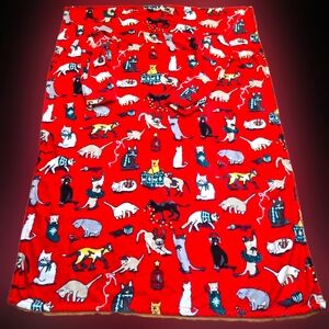 Vera Bradley Holiday Cats Red Fleece Blanket Throw with Sleeves Comfy 67" x 46"